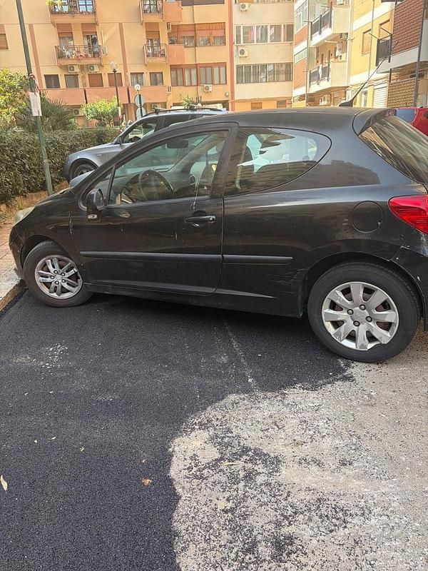 Usata Peugeot 207 75 CV (55 kW) 2008 Nero Berlina