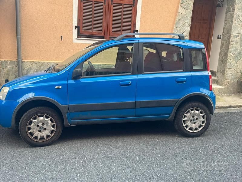 Usata Fiat Panda 4x4 60 CV (44 kW) 2005 Blu Utilitaria