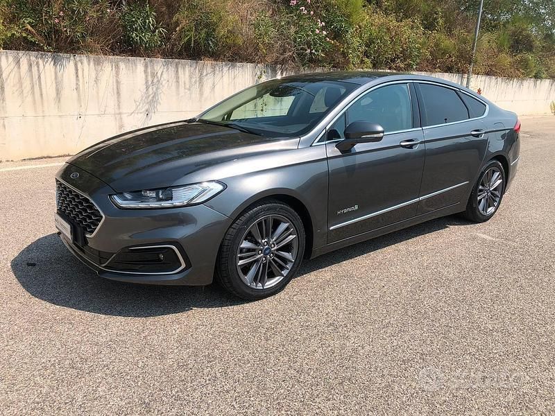 Usata Ford Mondeo Vignale 140 CV (102 kW) 2019 Grigio Berlina