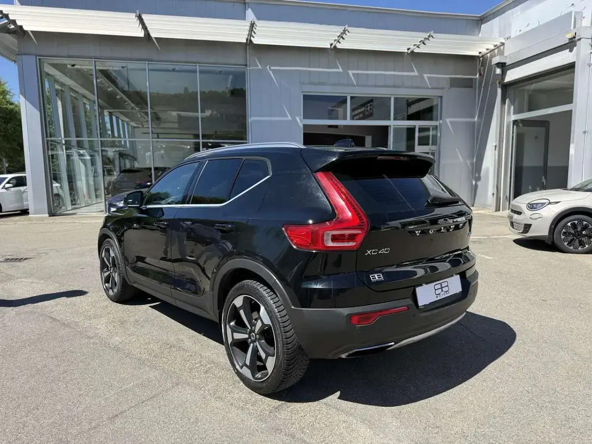 Usata Volvo XC40 Inscription 150 CV (110 kW) 2019 Nero SUV