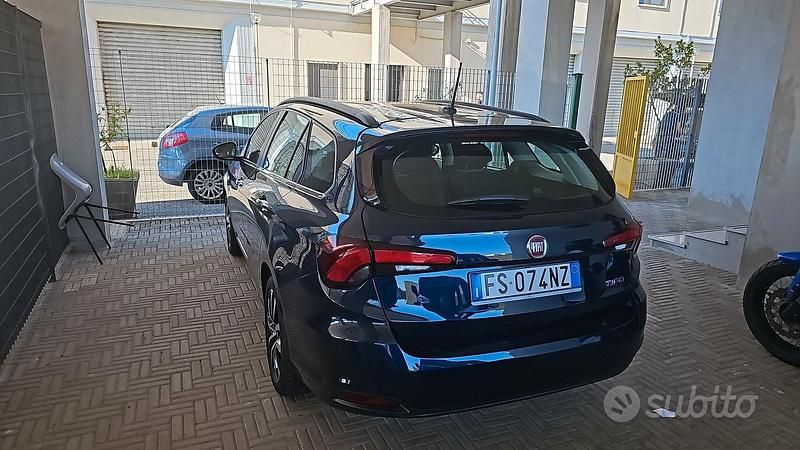 Usata Fiat Tipo Business 120 CV (88 kW) 2018 Blu Station wagon