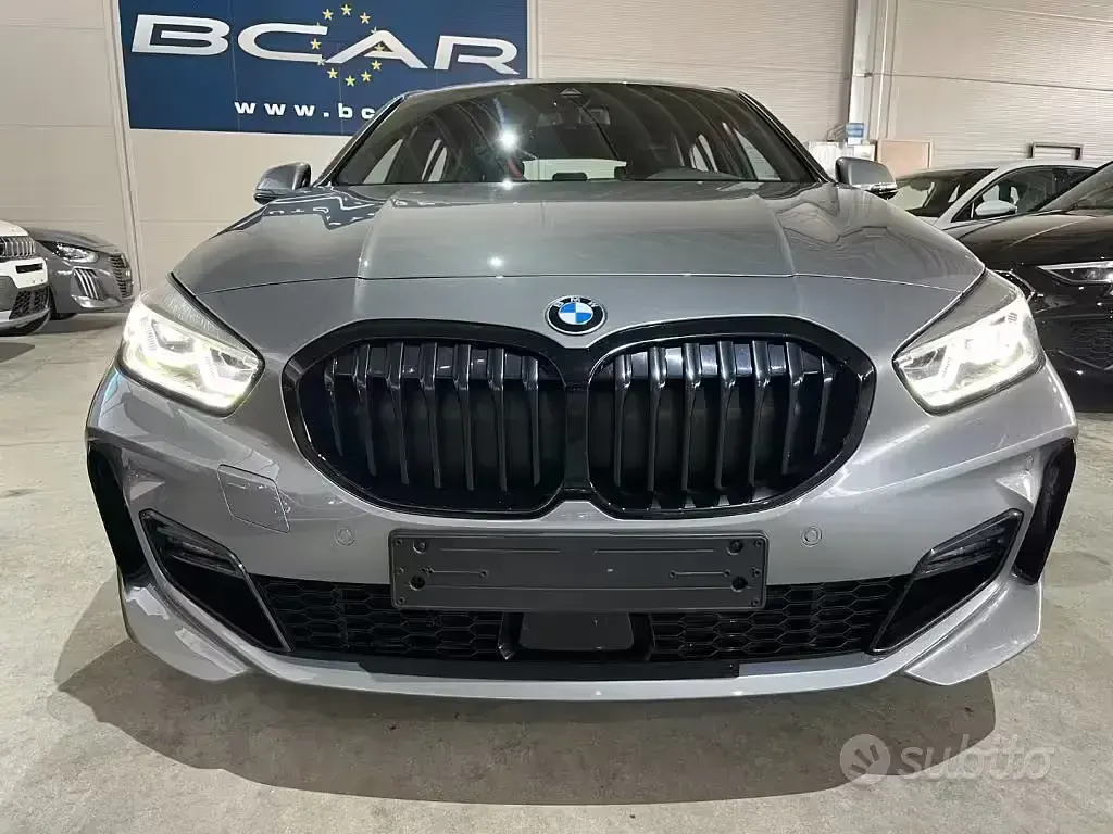 Usata BMW 118 Performance 136 CV (100 kW) 2024 Grigio scuro Berlina