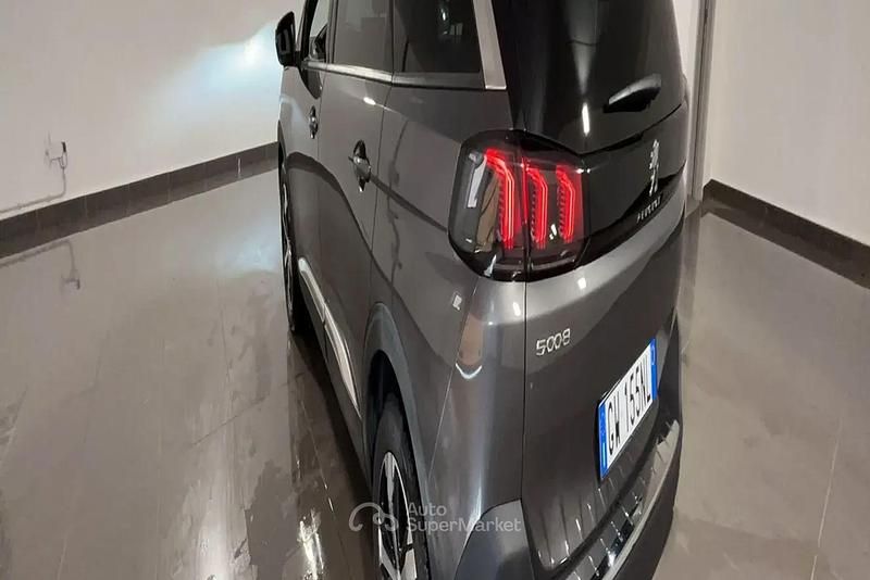 Usata Peugeot 5008 Allure 131 CV (96 kW) 2024 Gray SUV