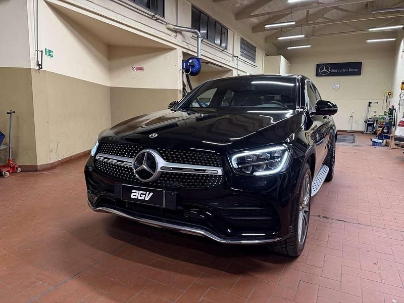 Usata Mercedes GLC300 Premium 245 CV (180 kW) 2023 Nero Coupé