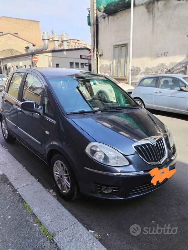 Grigio Usata 2012 Lancia Musa Monovolume | 2500 € (Super prezzo) - Immagine 1/4