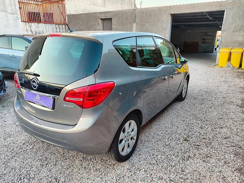 Usata Opel Meriva Cosmo 95 CV (69 kW) 2012 Marrone Monovolume