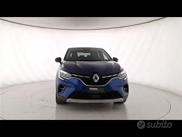 Usata Renault Captur Techno 145 CV (106 kW) 2023 Blu scuro SUV