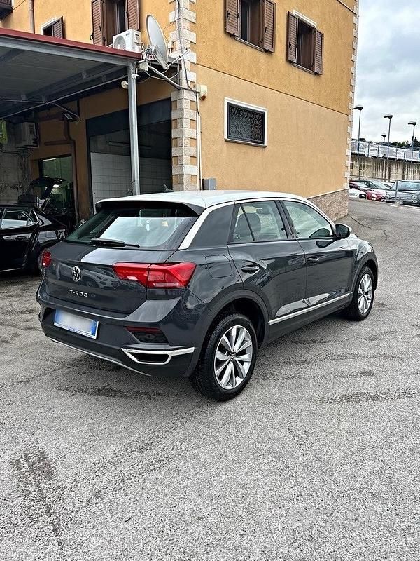 Usata VW T-Roc 116 CV (85 kW) 2021 Grigio SUV