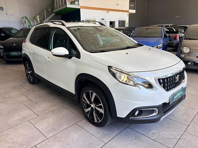 Usata Peugeot 2008 Allure 100 CV (73 kW) 2016 Bianco SUV