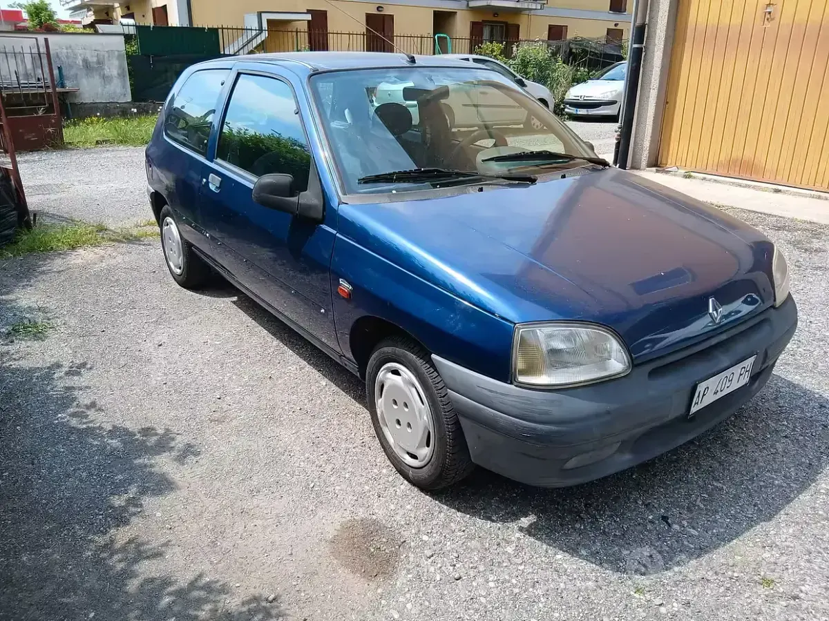 Usata Renault Clio 58 CV (42 kW) 1997 Utilitaria