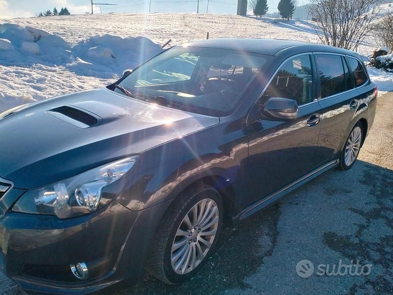 Usata Subaru Legacy 2011 Grigio Station wagon