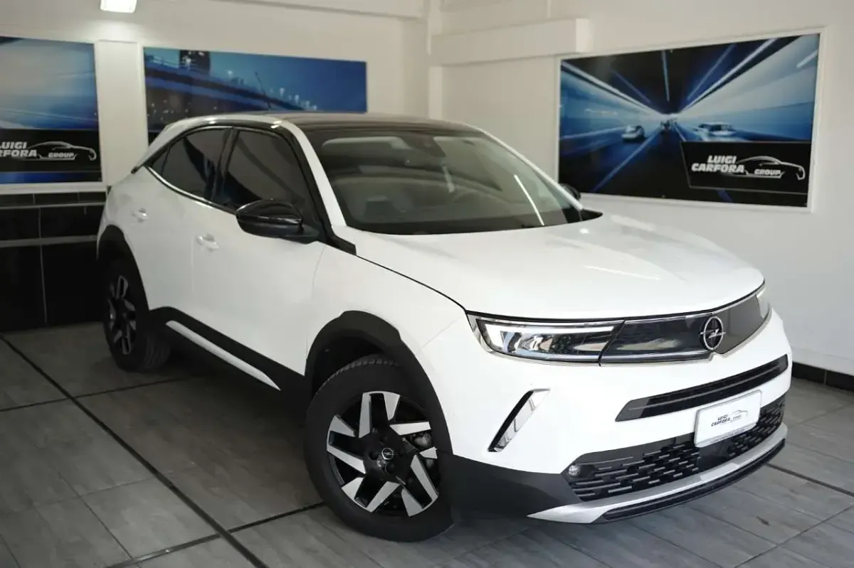 Usata Opel Mokka Edition 131 CV (96 kW) 2022 Bianco alpino+tetto nero SUV