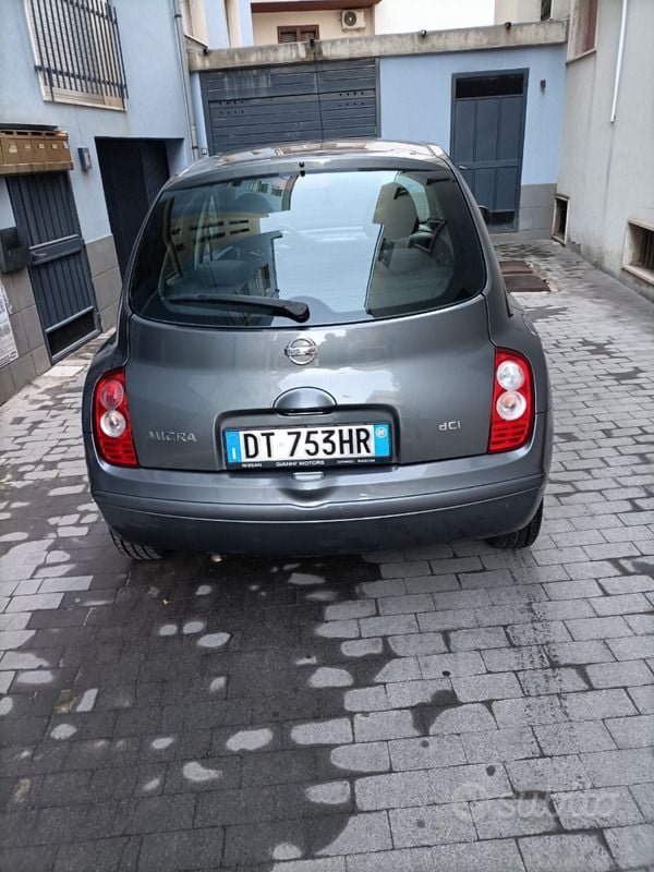 Grigio Usata 2009 Nissan Micra Due volumi | 3000 € (Molto cara) - Immagine 1/4