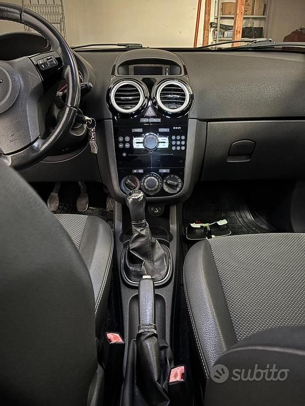 Usata Opel Corsa 2011 Utilitaria