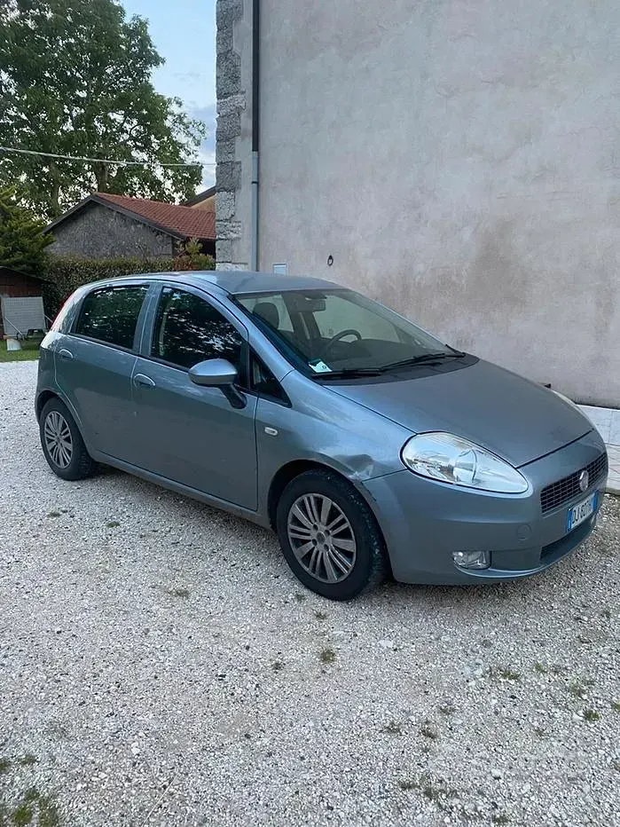 Usata Fiat Punto 75 CV (55 kW) 2007 Utilitaria