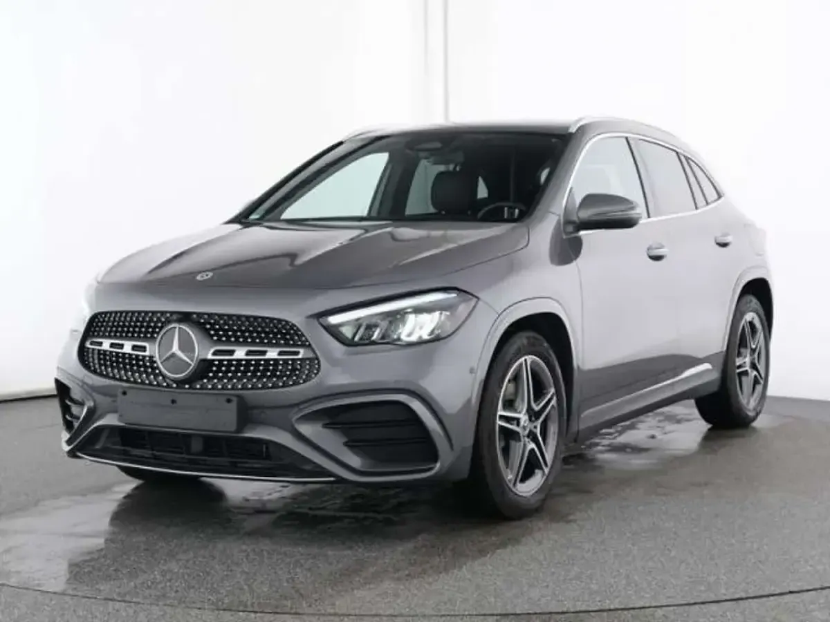 Usata Mercedes GLA180 Premium 136 CV (100 kW) 2025 Grigio SUV