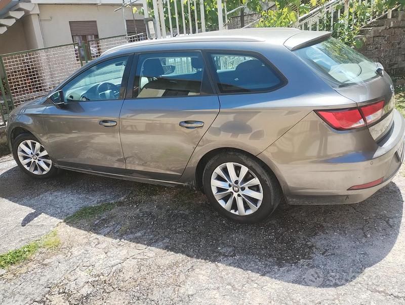 Usata Seat Leon 115 CV (84 kW) 2017 Grigio Station wagon