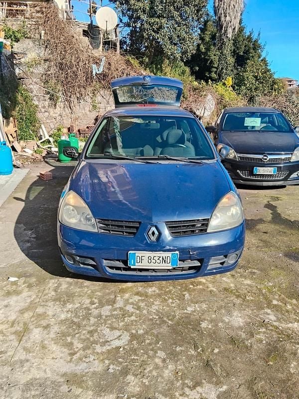 Usata Renault Clio II Dynamique 67 CV (49 kW) 2007 Blu Berlina