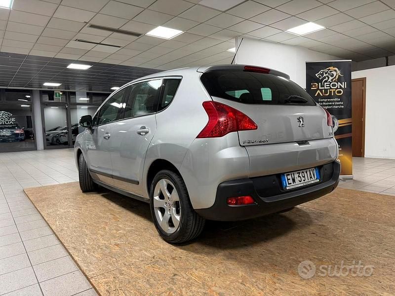 Usata Peugeot 3008 Business-Line 115 CV (84 kW) 2014 Grigio Station wagon