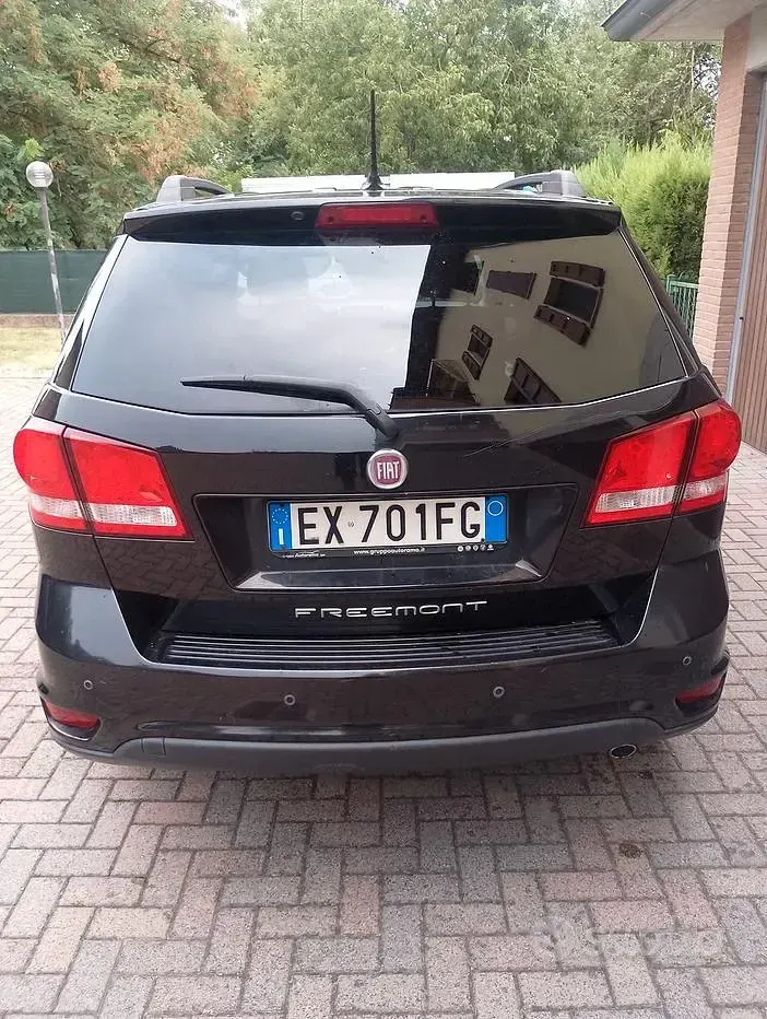 Usata Fiat Freemont 140 CV (102 kW) 2014 Nero SUV
