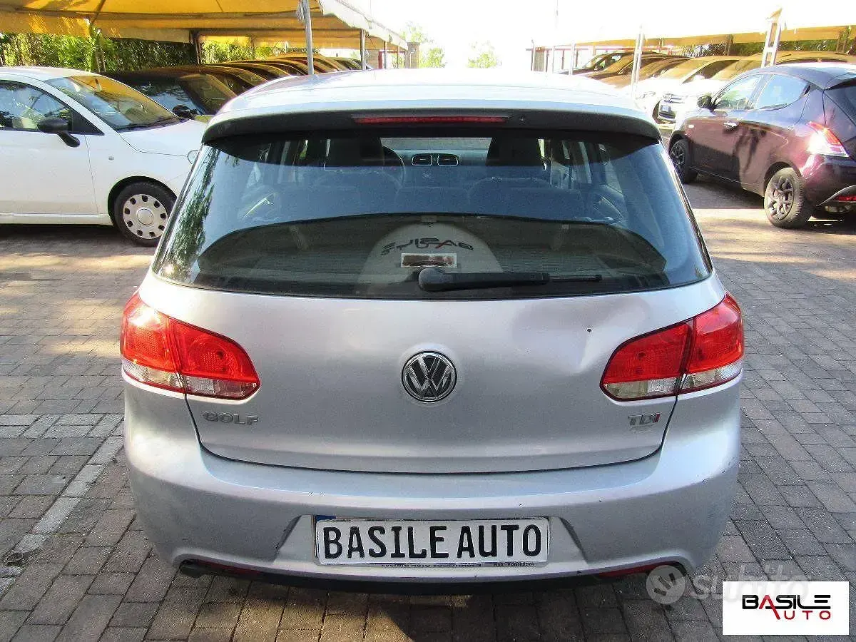 Usata VW Golf VI Highline 105 CV (77 kW) 2011 Grigio chiaro Utilitaria