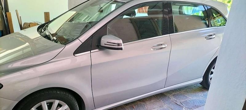 Usata Mercedes B160 Premium 90 CV (66 kW) 2016 Grigio Monovolume