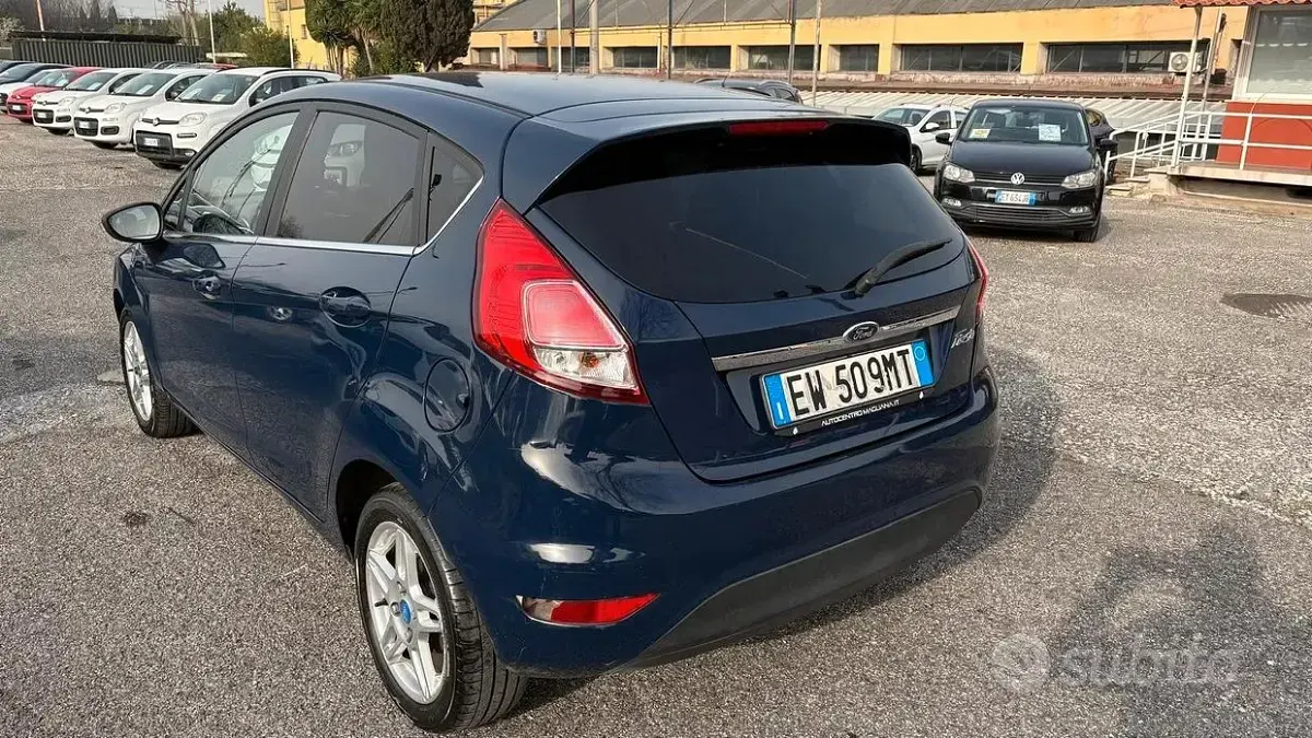 Usata Ford Fiesta 97 CV (71 kW) 2014 Blu Utilitaria