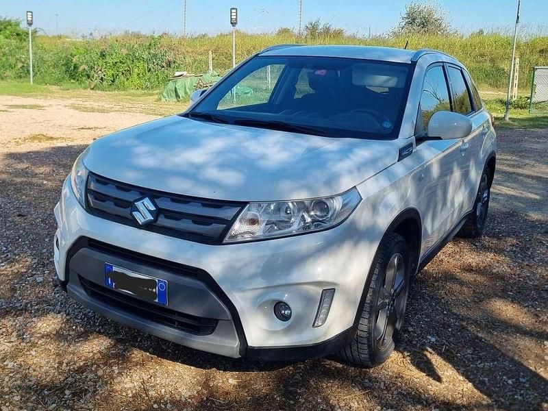 Bianco Usata 2016 Suzuki Vitara Cool SUV | 12.000 € (Buon prezzo) - Immagine 1/4