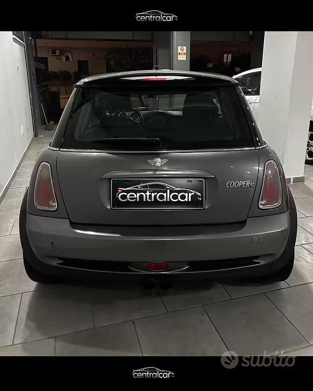 Usata Mini Cooper S 170 CV (125 kW) 2005 Grigio Utilitaria