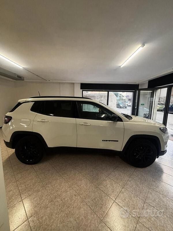 Usata Jeep Compass Night Eagle 131 CV (96 kW) 2022 Bianco SUV