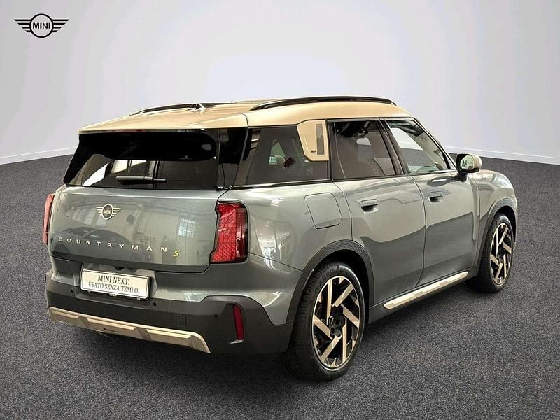 Nuova Mini Countryman Favoured 225 kW (306 CV) 2025 Verde SUV