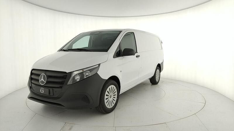 Bianco Nuova 2024 Mercedes Vito Monovolume | 38.400 € (Cara) - Immagine 1/4