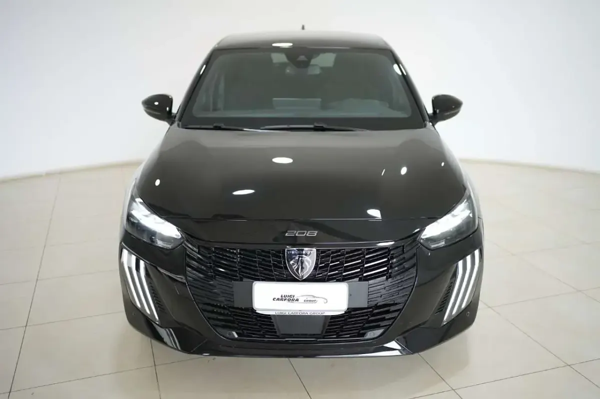 Usata Peugeot 208 GT 136 CV (100 kW) 2025 Nero Utilitaria
