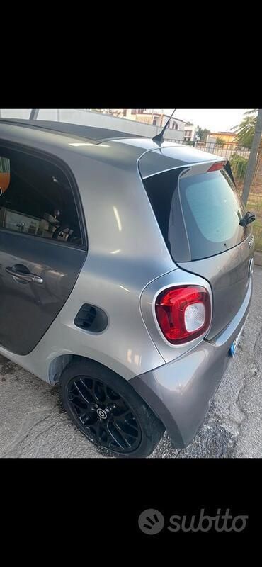 Usata Smart ForFour 71 CV (52 kW) 2020 Grigio Utilitaria
