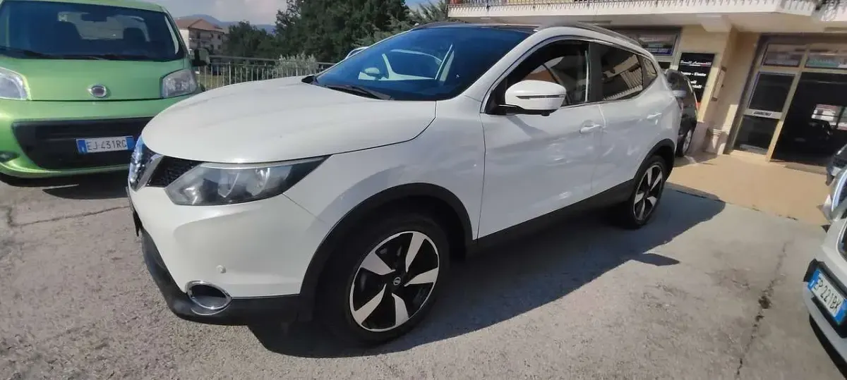 Usata Nissan Qashqai N-Connecta 116 CV (85 kW) 2017 Bianco SUV