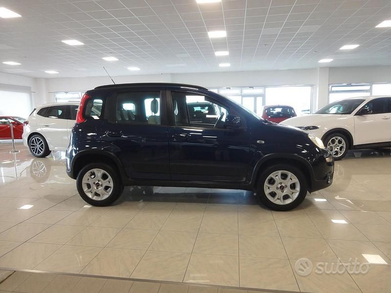 Usata Fiat Panda Trekking 85 CV (62 kW) 2013 Blu Utilitaria