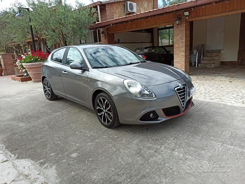 Usata Alfa Romeo Giulietta 105 CV (77 kW) 2011 Grigio Berlina
