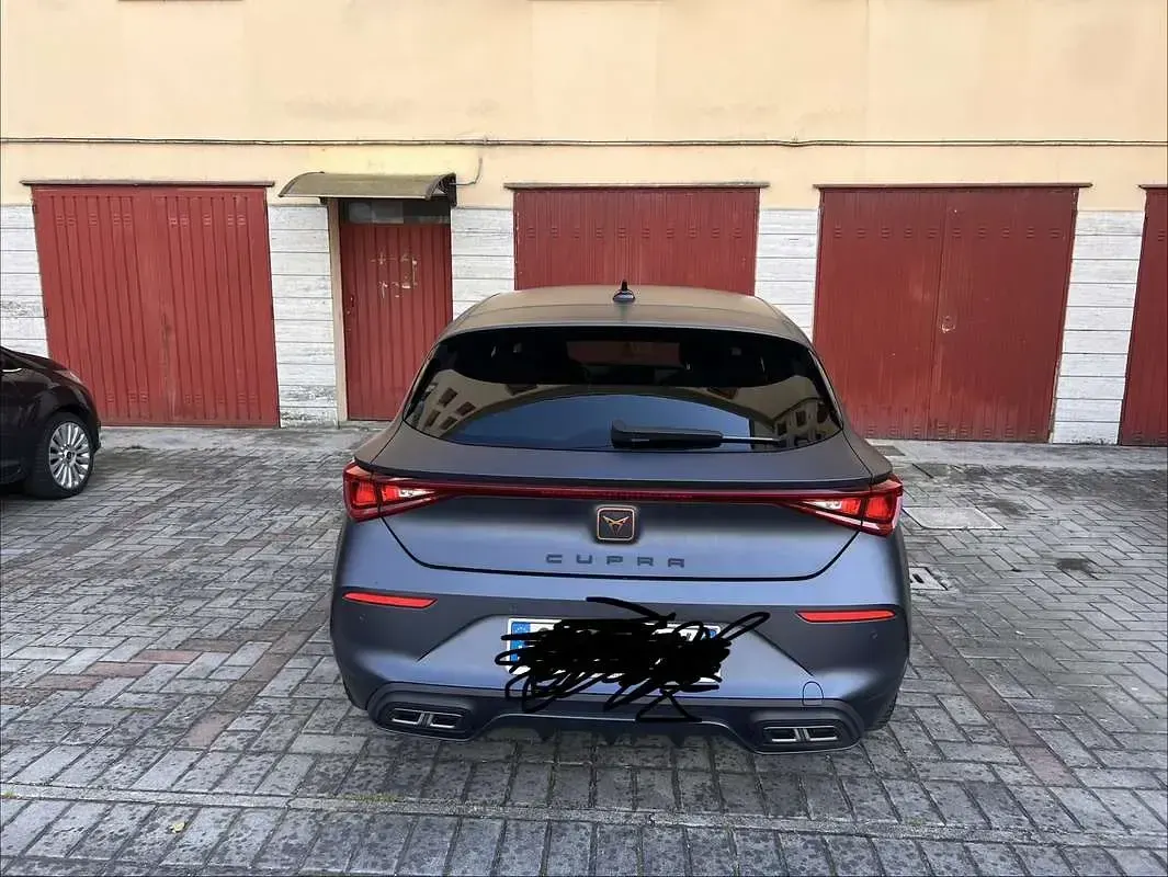 Usata Cupra Leon 150 CV (110 kW) 2023 Berlina