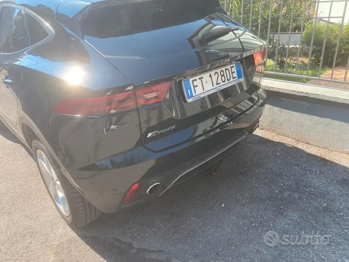 Usata Jaguar E-Pace 179 CV (131 kW) 2018 Bluazzurro SUV
