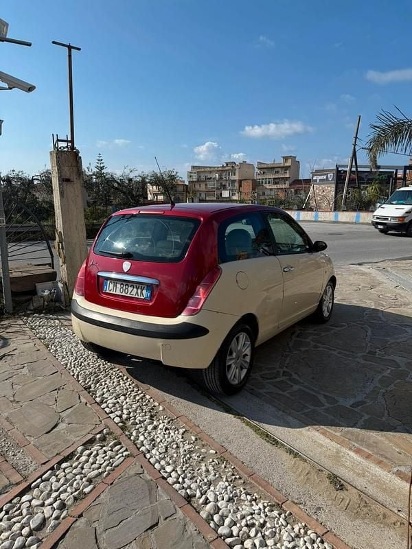 Usata Lancia Ypsilon 75 CV (55 kW) 2006 Beige Utilitaria
