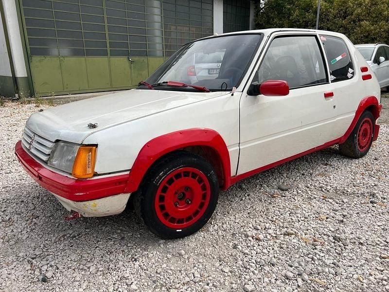 Usata Peugeot 205 100 CV (73 kW) 1989 Bianco Utilitaria