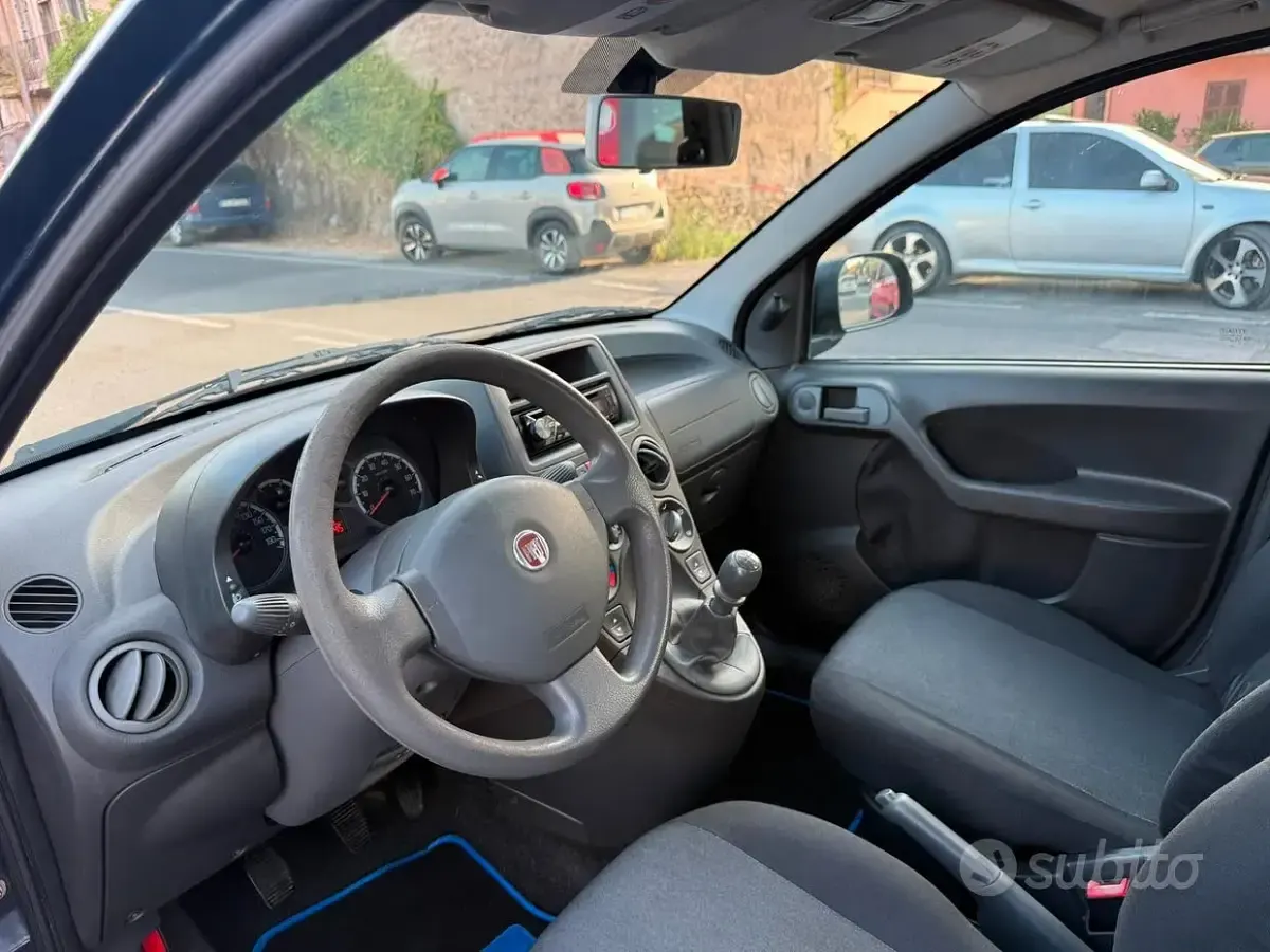 Usata Fiat Panda Dynamic 69 CV (50 kW) 2011 Bluazzurro Utilitaria