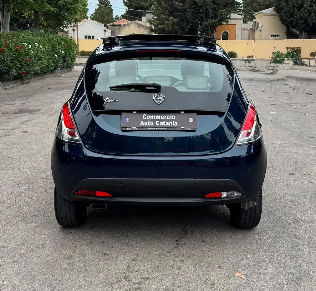 Usata Lancia Ypsilon 69 CV (50 kW) 2015 Bluazzurro Utilitaria