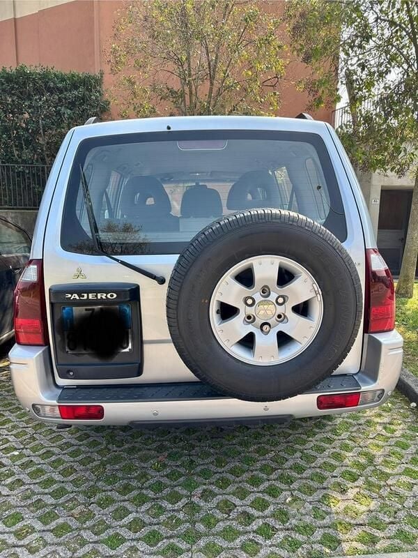 Usata Mitsubishi Pajero 160 CV (117 kW) 2007 Grigio SUV