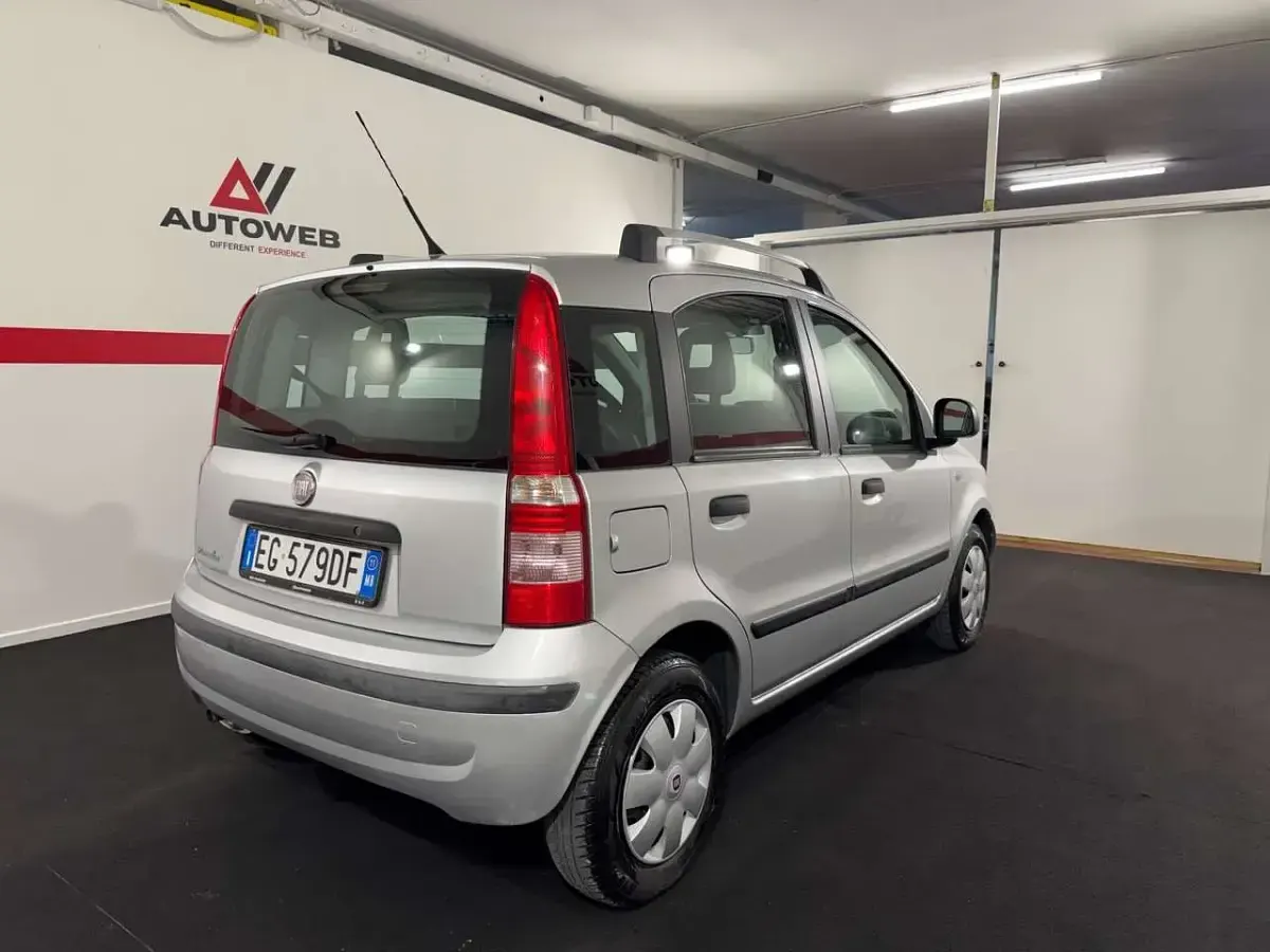 Usata Fiat Panda Emotion 69 CV (50 kW) 2011 Argento Utilitaria