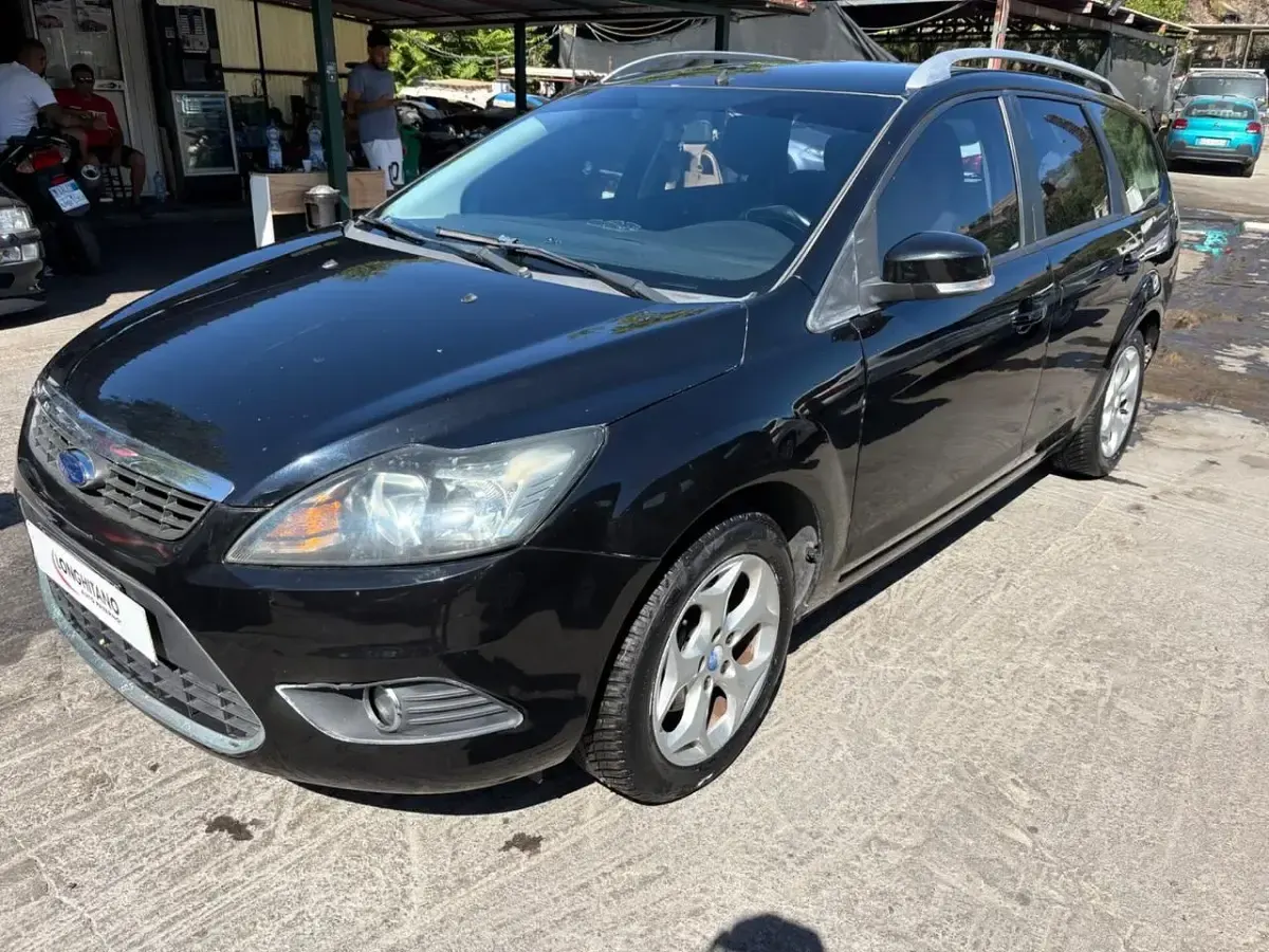 Usado Ford Focus 108 HP (79 kW) 2011 Preto Sedan