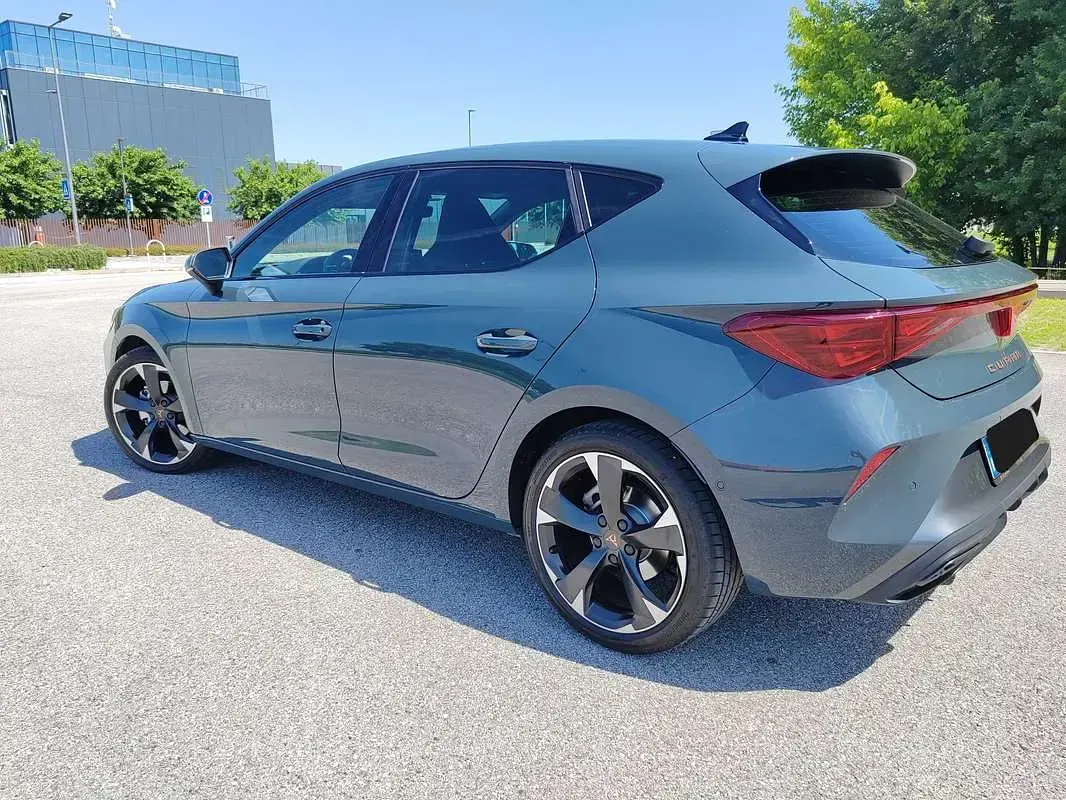 Usata Cupra Leon 150 CV (110 kW) 2024 Berlina