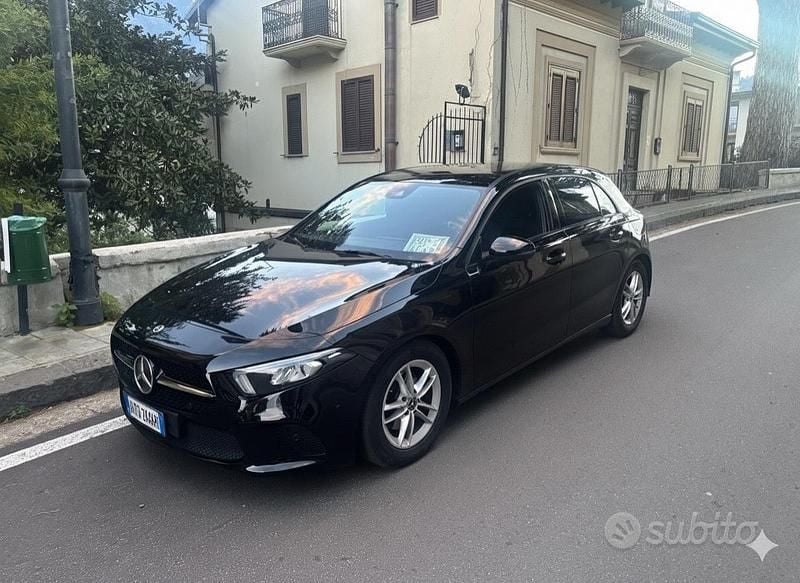 Usata Mercedes A180 115 CV (84 kW) 2020 Nero Berlina