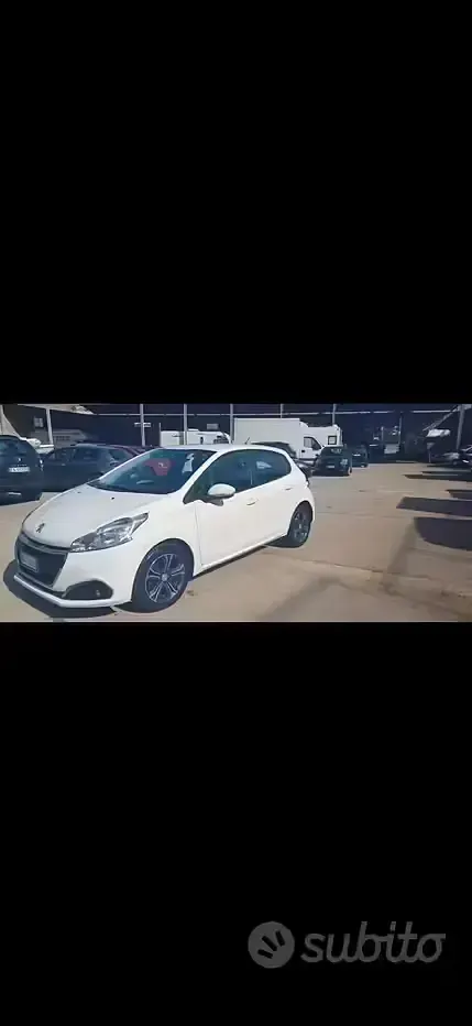 Usata Peugeot 208 120 CV (88 kW) 2017 Bianco Utilitaria