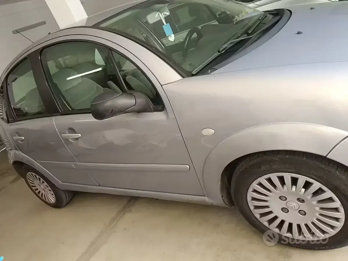 Usata Citroën C3 Exclusive 90 CV (66 kW) 2004 Grigio Utilitaria
